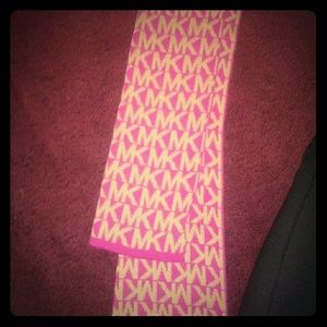 Michael kors scarf
